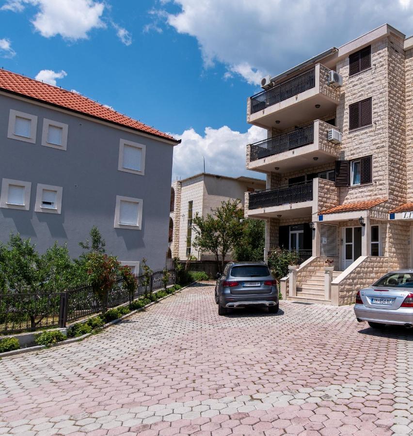 Apartments Amigos Podstrana Exterior foto